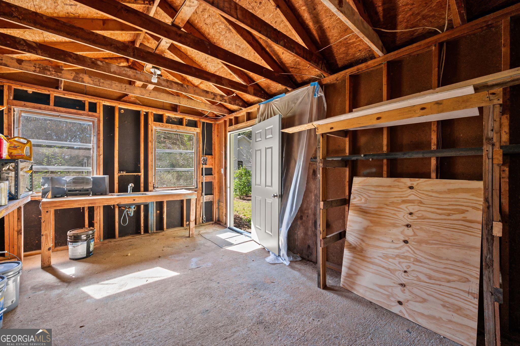 85 Franklin Road Newnan, GA 30263 - Photo 28 of 37 a view of an empty room with a window