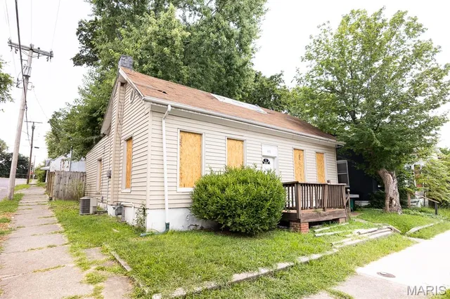 $69,000 | 400 South Church Street, Belleville, IL 62220