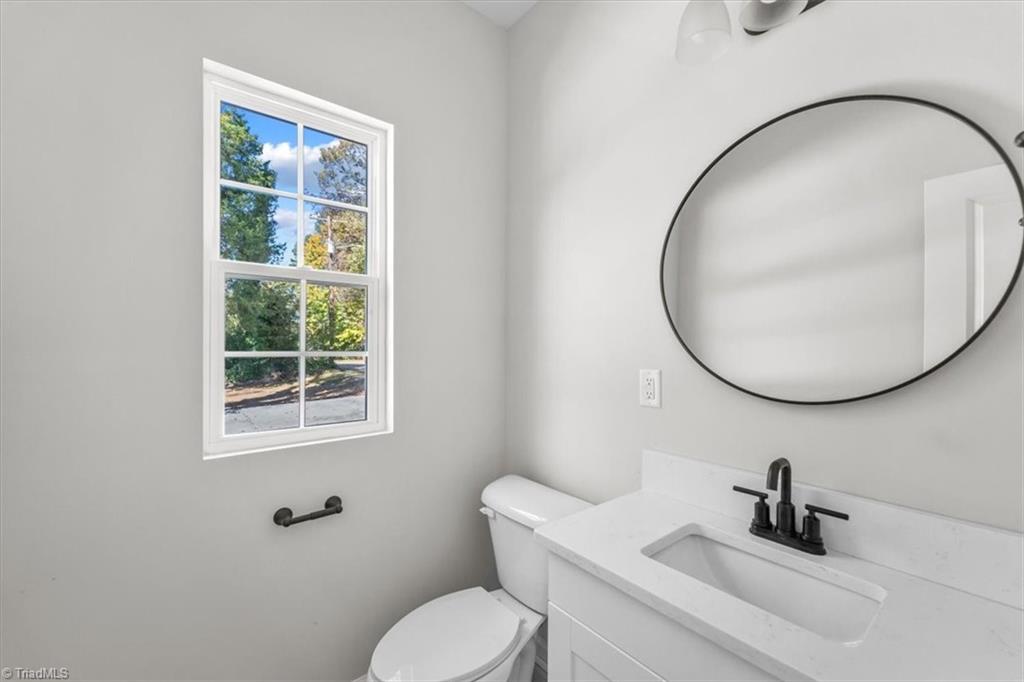 317 Monroe Place High Point, NC 27262 - Photo 15 of 31