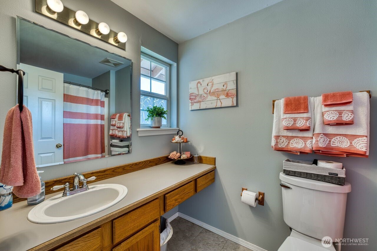 7315 East Collins Road Port Orchard, WA 98366 - Photo 23 of 40 Gallery Image 23