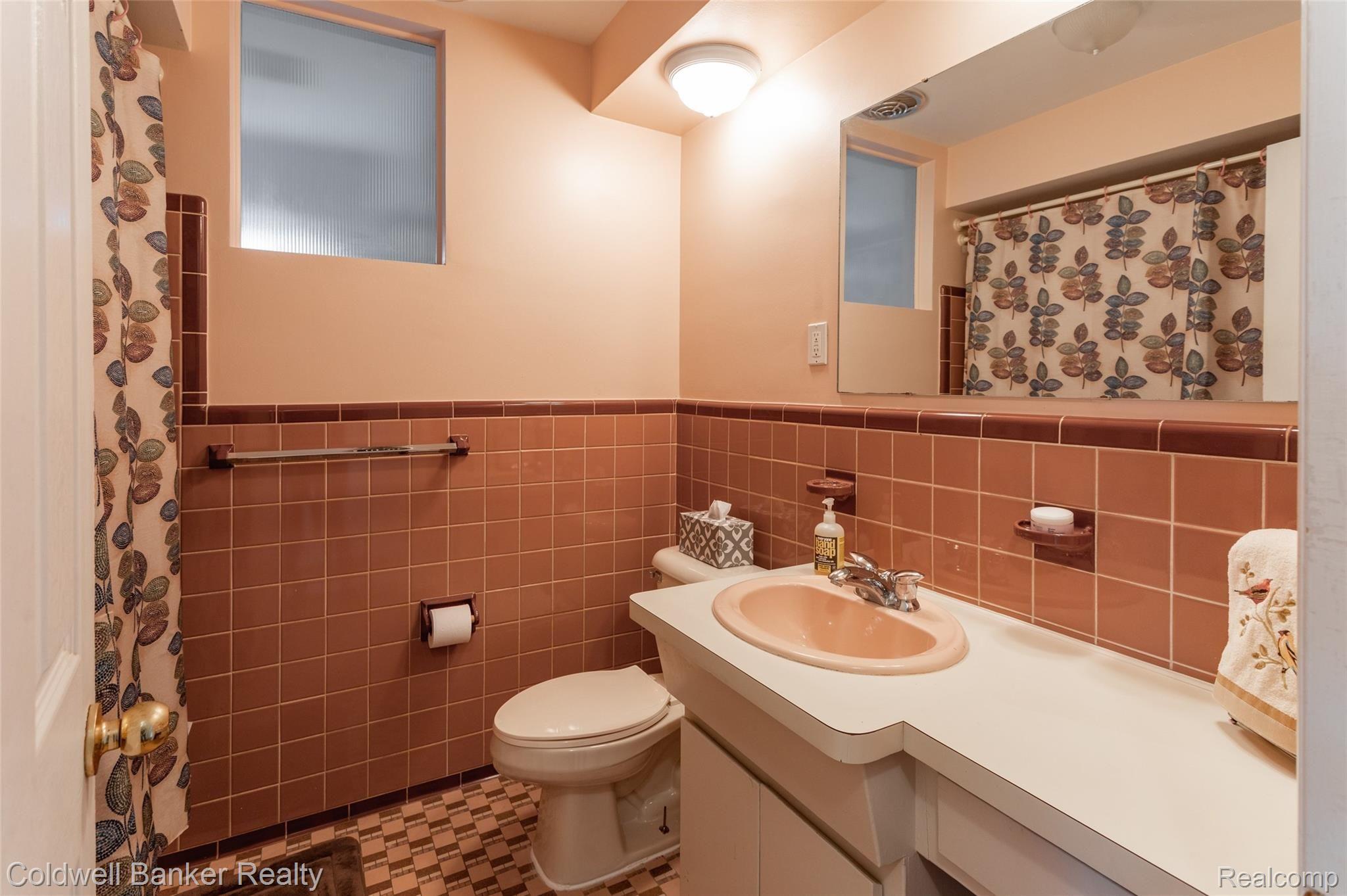 32143 Hearthstone Road Farmington, MI 48334 - Photo 19 of 31 Full bath 2