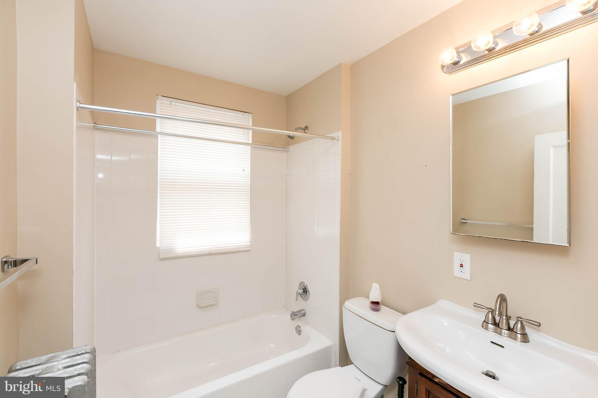 5124 Harford Road Baltimore, MD 21214 - Photo 15 of 26 Bathroom