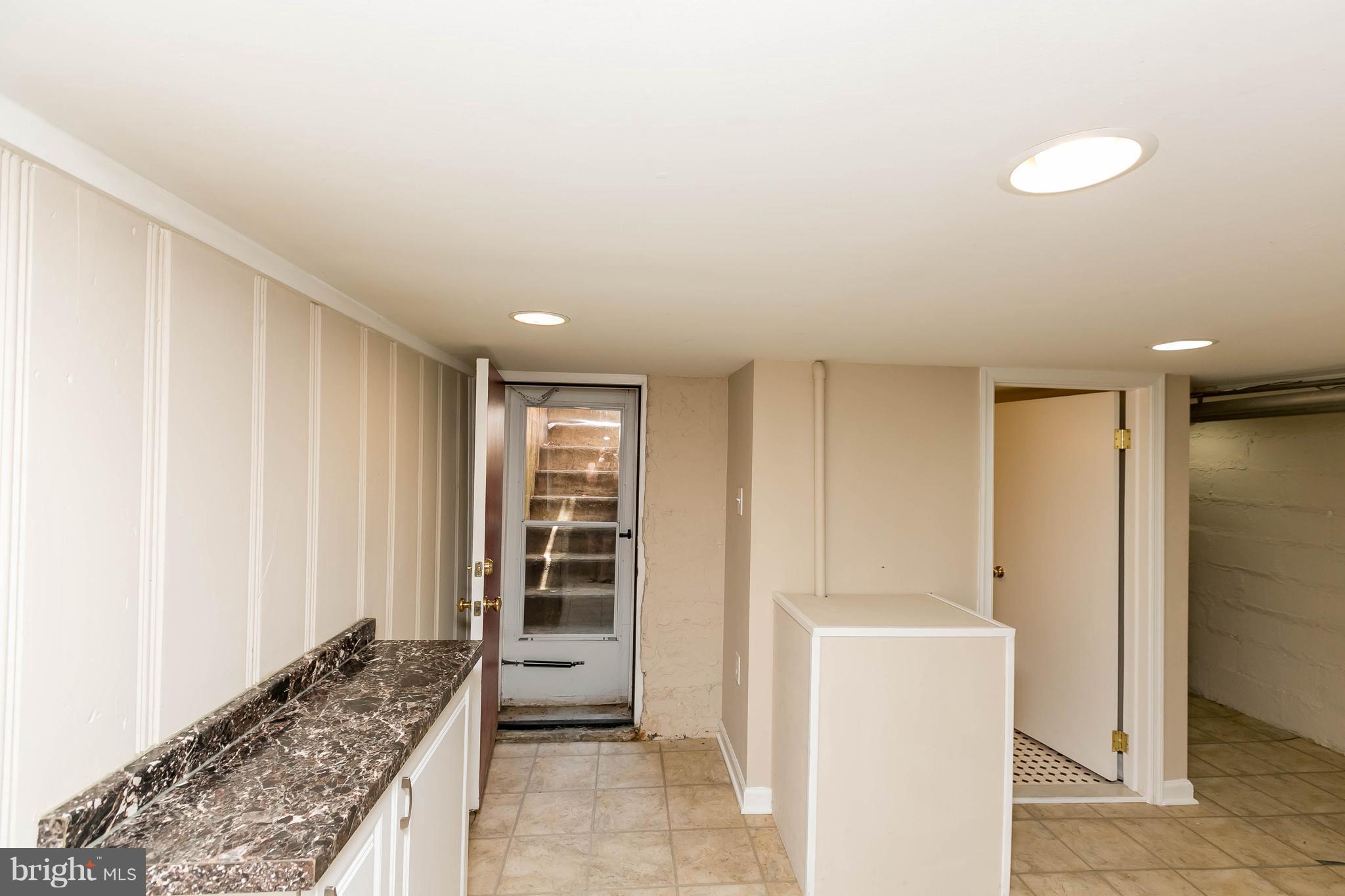5124 Harford Road Baltimore, MD 21214 - Photo 24 of 26 Basement Unit/Office Kitchen