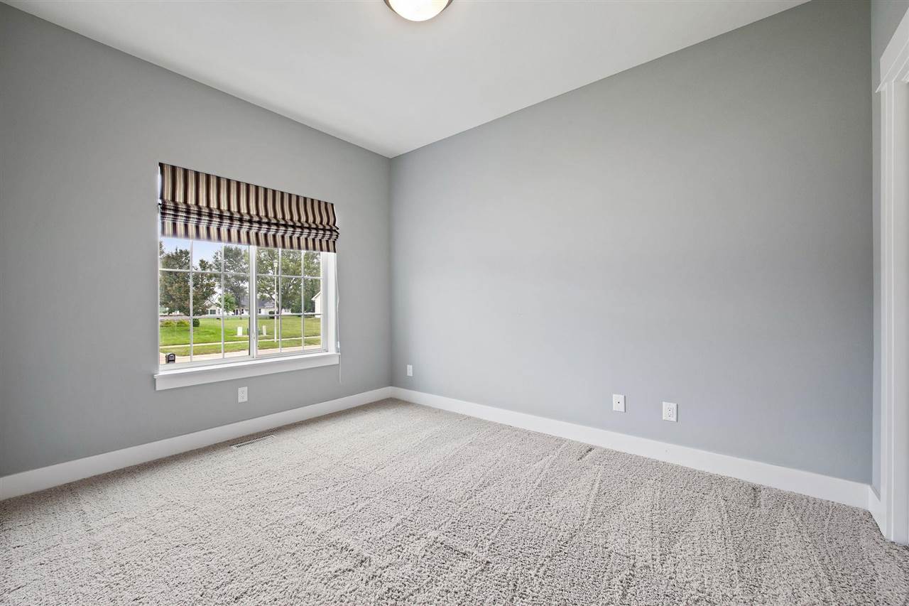 225 Ridgewood Drive Hiawatha, IA 52233 - Photo 24 of 34 Gallery Image 24