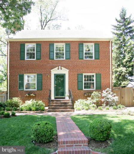 2904 Cameron Mills Road Alexandria, VA 22302 - Photo 1 of 20 Exterior (Main)