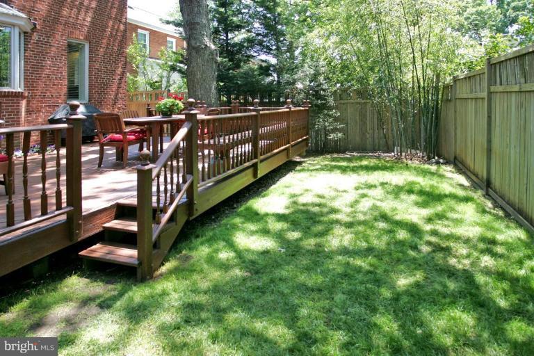 2904 Cameron Mills Road Alexandria, VA 22302 - Photo 11 of 20 Back yard