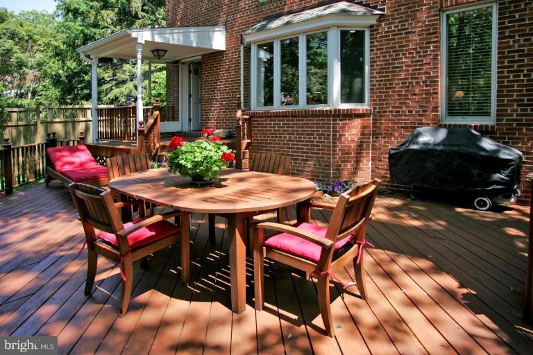 2904 Cameron Mills Road Alexandria, VA 22302 - Photo 16 of 20 Exterior #3