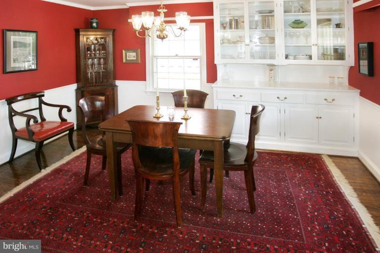 2904 Cameron Mills Road Alexandria, VA 22302 - Photo 4 of 20 Dining Room