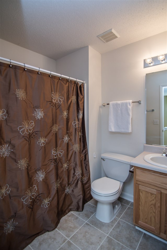 5417 Roan Mountain Place Raleigh, NC 27613 - Photo 18 of 25 Full bathroom on second floor