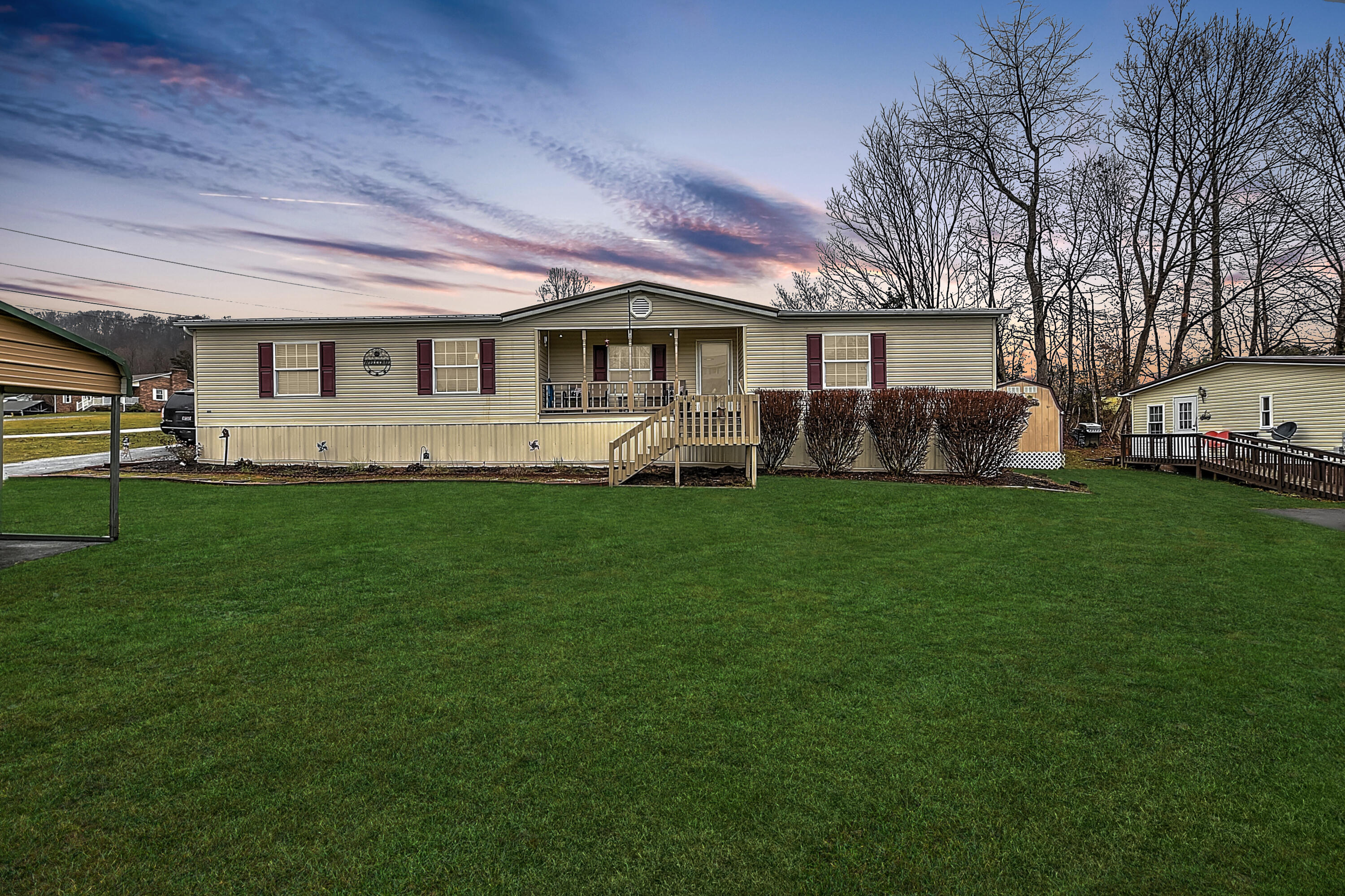 144 Earl Mc Kinney Road Elizabethton, TN 37643 - Photo 1 of 29 Front