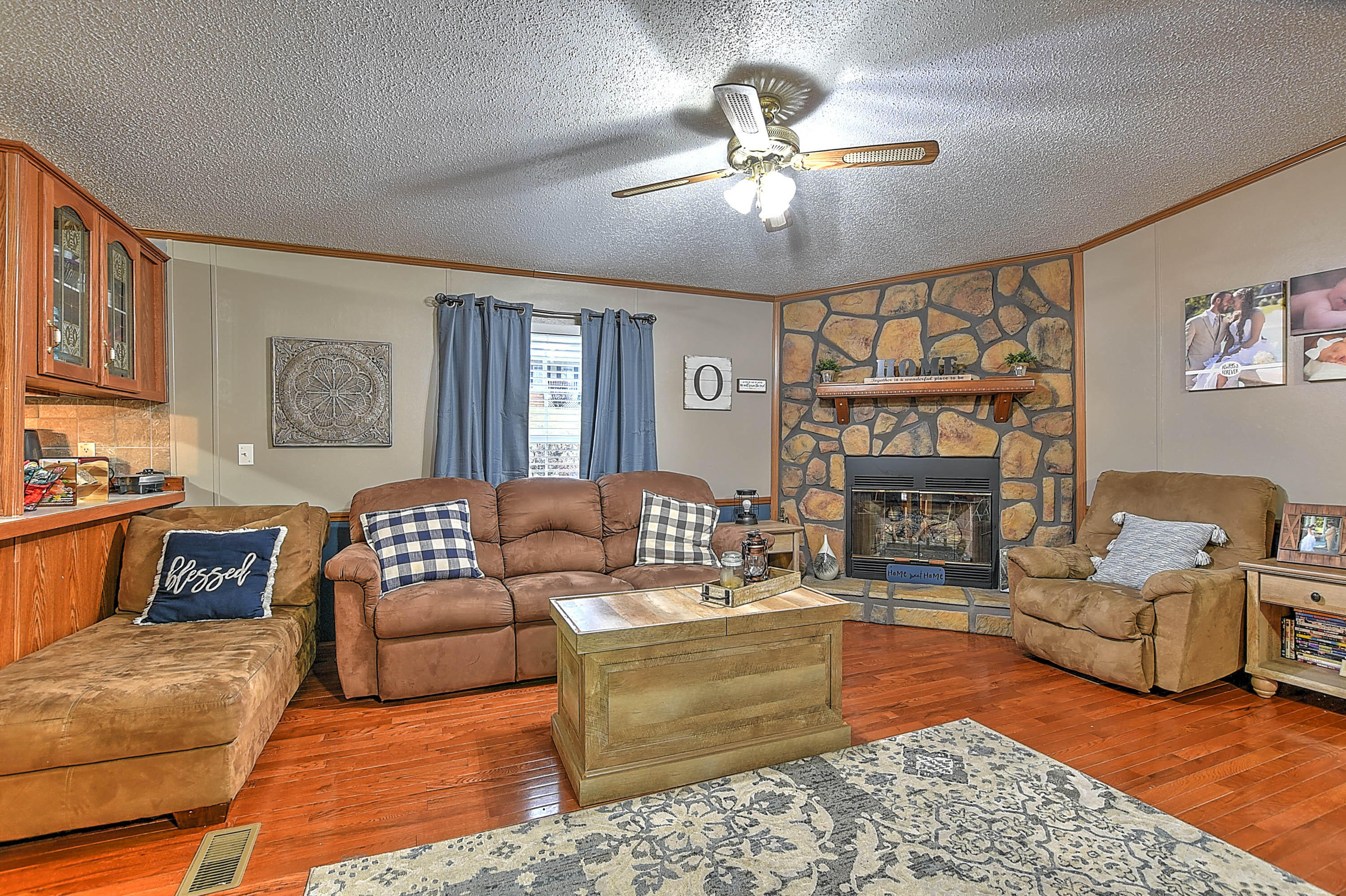 144 Earl Mc Kinney Road Elizabethton, TN 37643 - Photo 3 of 29 Earl McKinney-24