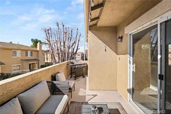 $499,999 | 39942 Alpine Union Street, Unit C, Murrieta, CA 92563