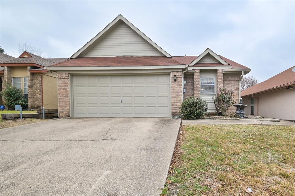 2511 Beverly Hills Lane Mesquite, TX 75150 - Photo 1 of 1 front view of a house with a yard