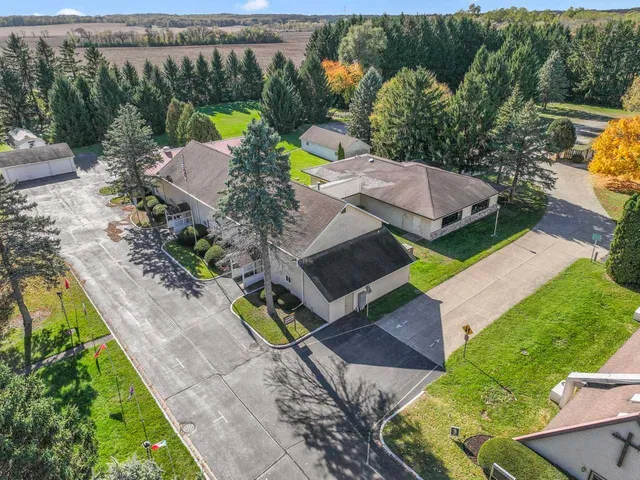 $2,500,000 | 10330 336th Avenue, Randall, WI 53181