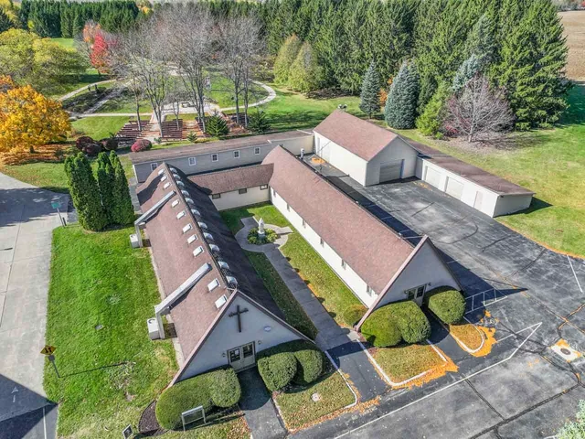 $2,500,000 | 10330 336th Avenue, Randall, WI 53181