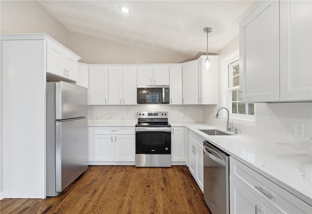 52 Mockingbird Drive Exeter, RI 02822 - Photo 2 of 35
