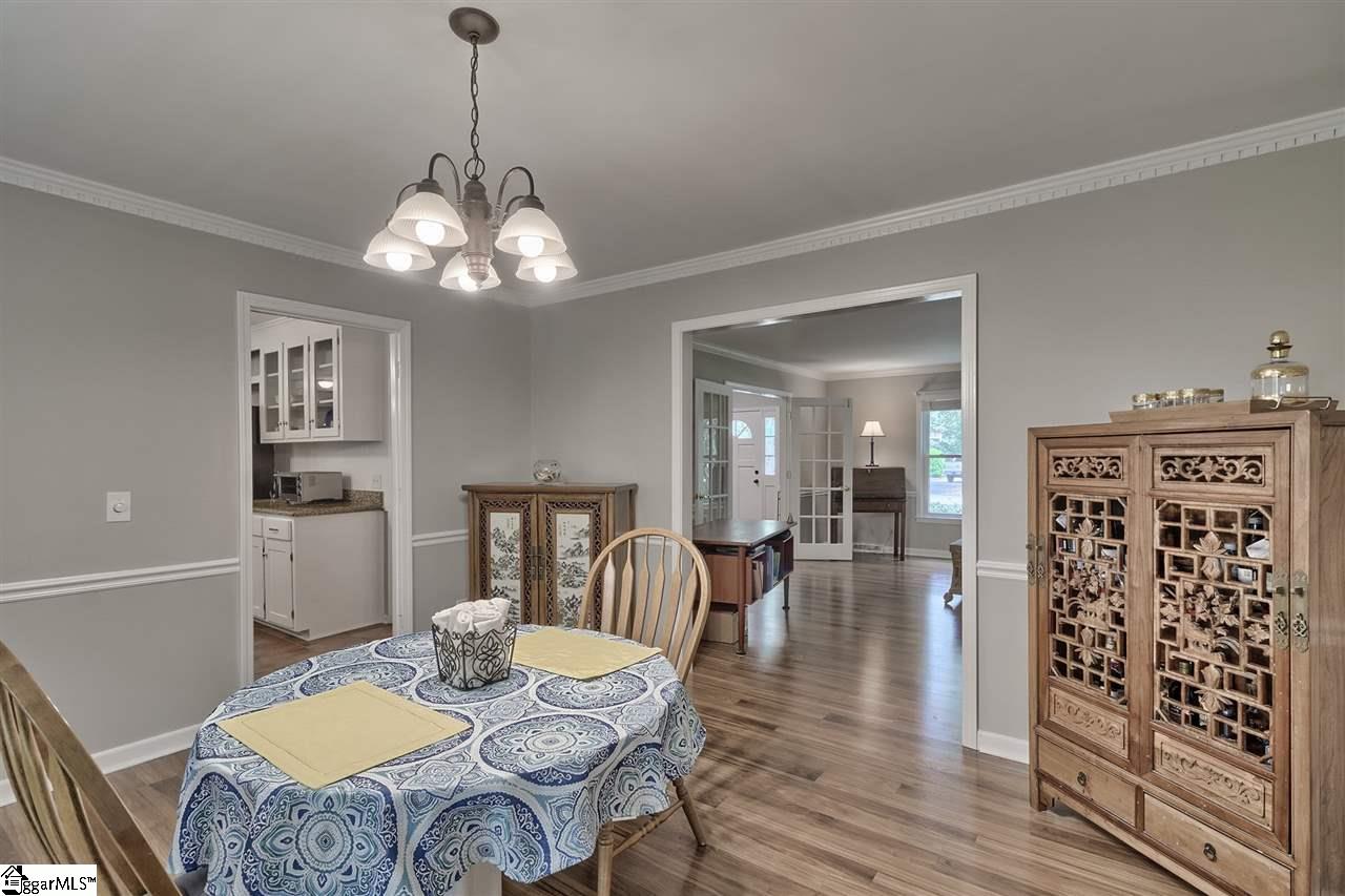 112 Pigeon Point Greenville, SC 29607 - Photo 3 of 36 Gallery Image 3