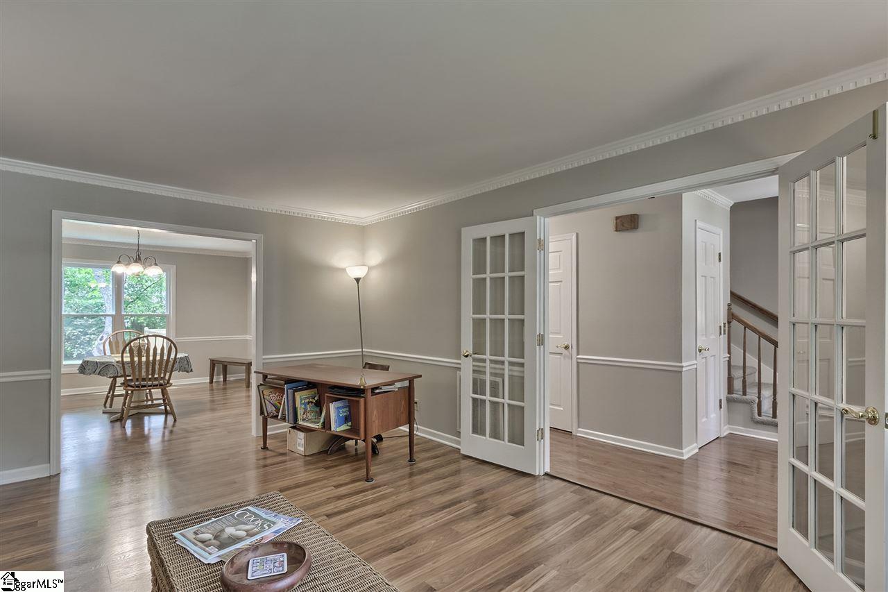 112 Pigeon Point Greenville, SC 29607 - Photo 5 of 36 Gallery Image 5