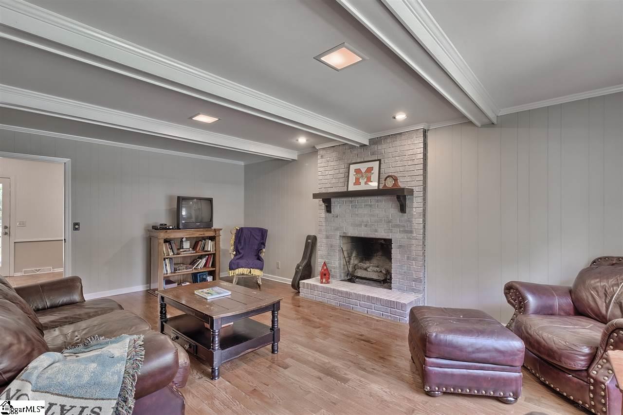 112 Pigeon Point Greenville, SC 29607 - Photo 7 of 36 Gallery Image 7