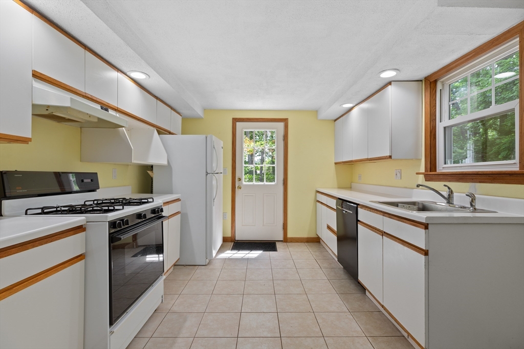 48 Purity Springs Road Burlington, MA 01803 - Photo 2 of 25