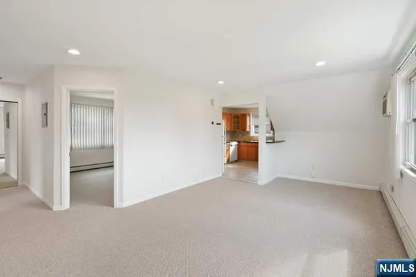 $2,600 | 39 Springfield Avenue, Unit 2, Hasbrouck Heights, NJ 07604