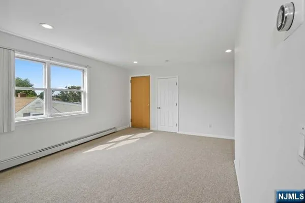 $2,600 | 39 Springfield Avenue, Unit 2, Hasbrouck Heights, NJ 07604