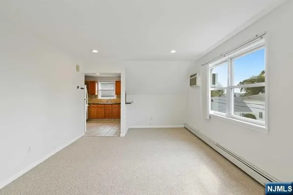 $2,600 | 39 Springfield Avenue, Unit 2, Hasbrouck Heights, NJ 07604