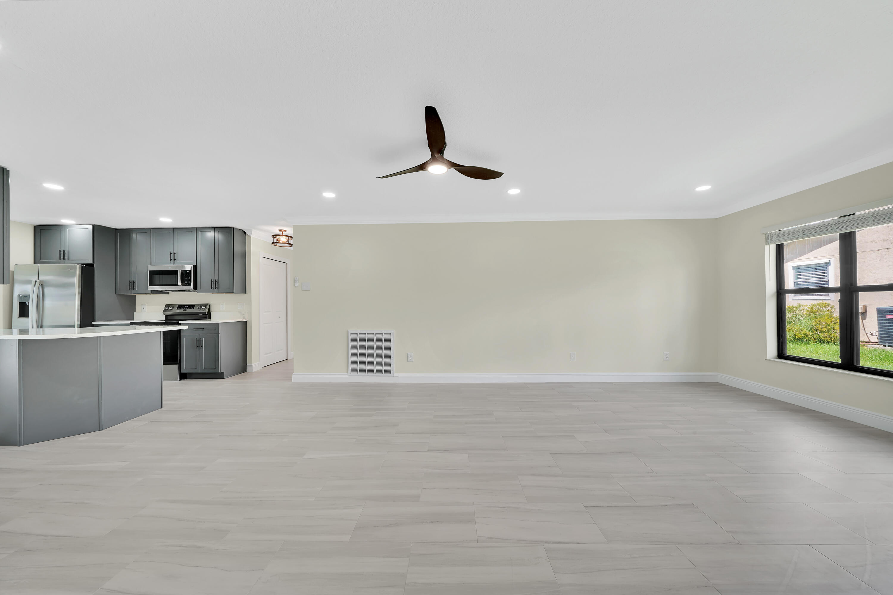 2467 Southeast Wishbone Road Port St. Lucie, FL 34952 - Photo 28 of 58 7 Family Area (2)
