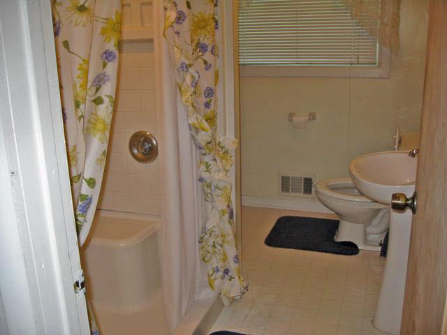 2109 South Arlington Road Muncie, IN 47302 - Photo 5 of 9 Gallery Image 5