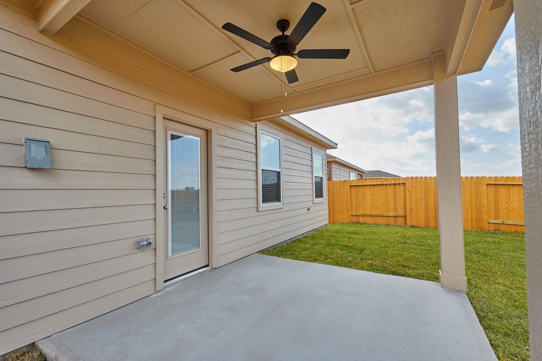 428 Lone Rider Drive Katy, TX 77493 - Photo 2 of 15 Gallery Image 2