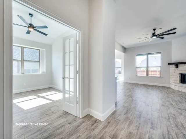 $444,990 | 325 Skeen Peak, Springtown, TX 76082