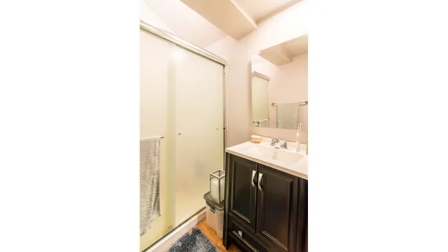 $1,200 | 11291 East Shore Drive, Unit FRONT HOUSE, Whitmore Lake, MI 48189