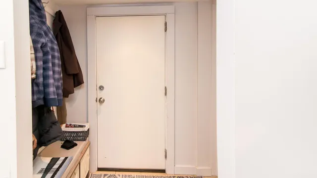 $1,200 | 11291 East Shore Drive, Unit FRONT HOUSE, Whitmore Lake, MI 48189