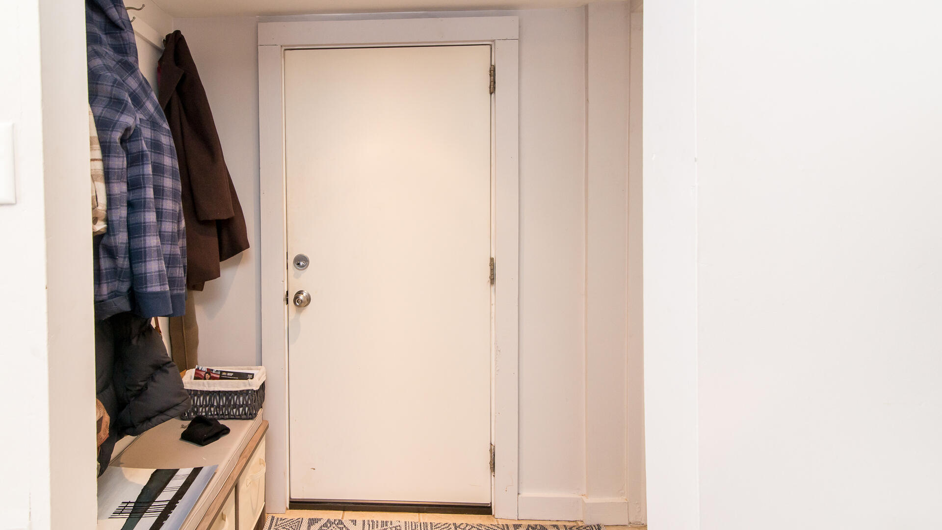 11291 East Shore Drive, Unit FRONT HOUSE Whitmore Lake, MI 48189 - Photo 2 of 16 004_26