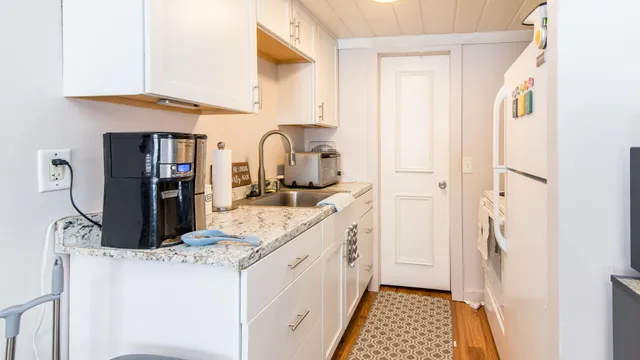 $1,200 | 11291 East Shore Drive, Unit FRONT HOUSE, Whitmore Lake, MI 48189