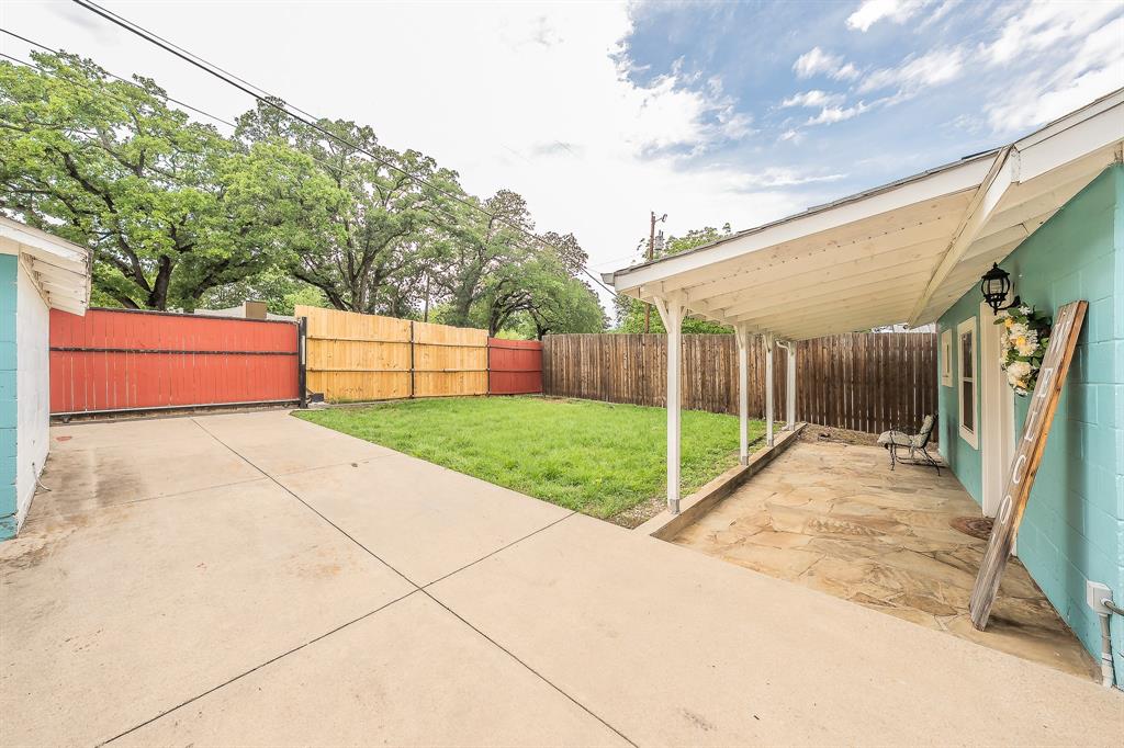 14064 Rucker Street Azle, TX 76020 - Photo 38 of 40 a view of a backyard of the house
