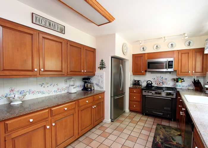 26 Buxton Lane Riverside, CT 06878 - Photo 4 of 13 Additional Photo