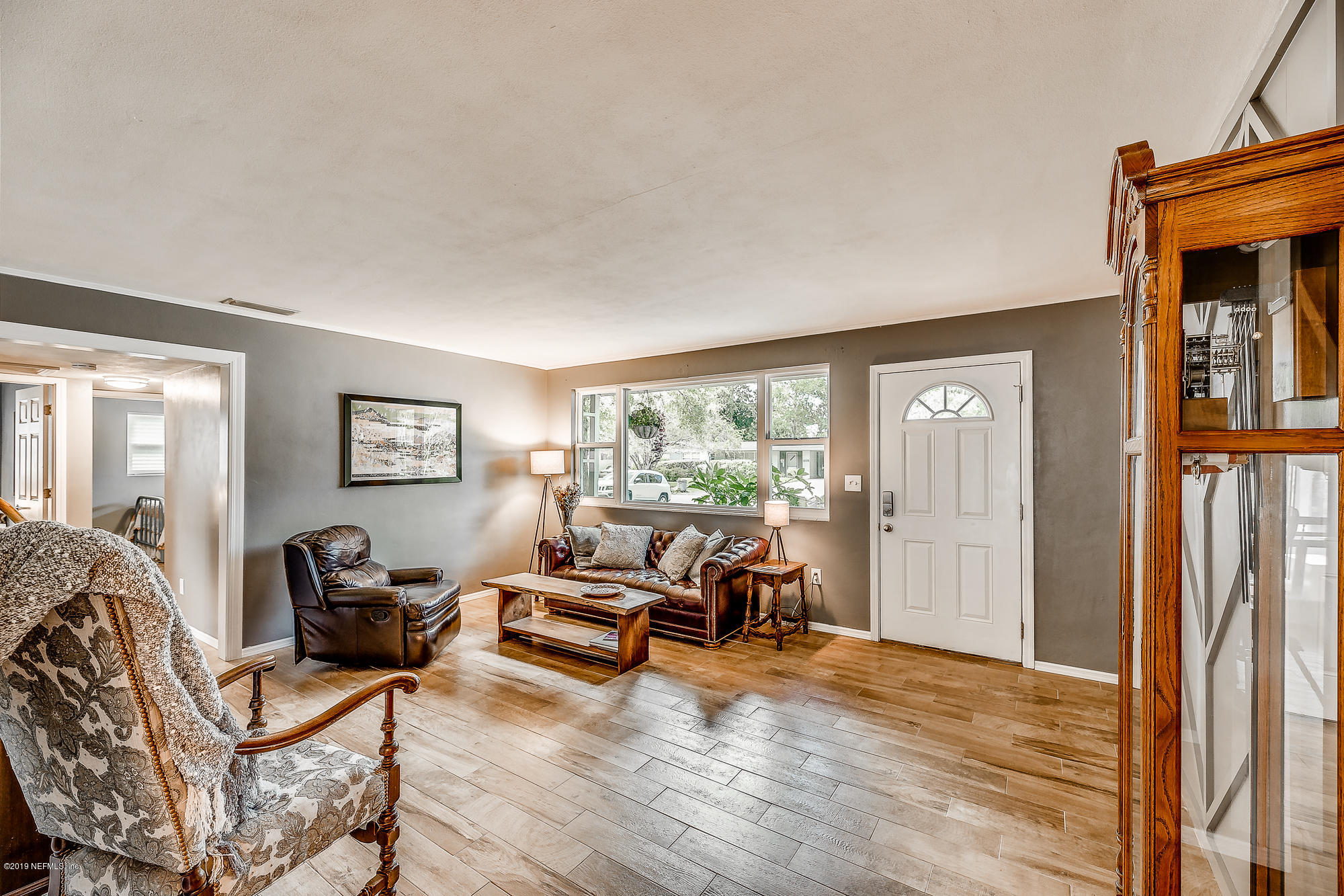 1073 Ibis Road Jacksonville, FL 32216 - Photo 2 of 32 living room