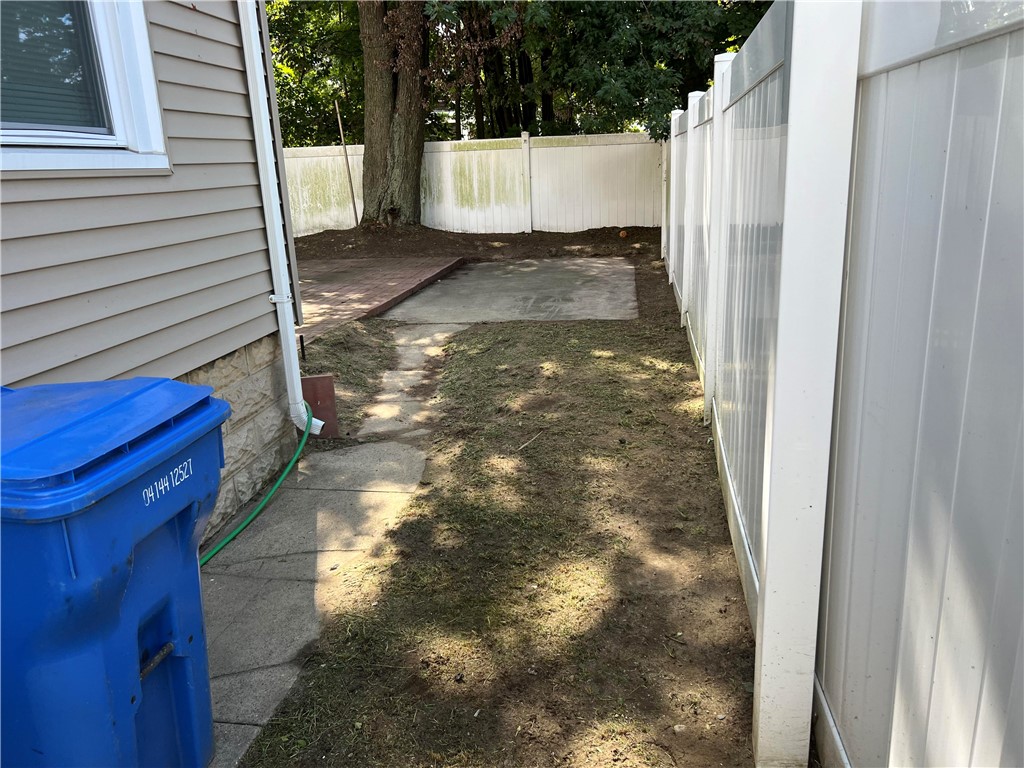 358 Northup Street Cranston, RI 02905 - Photo 6 of 49