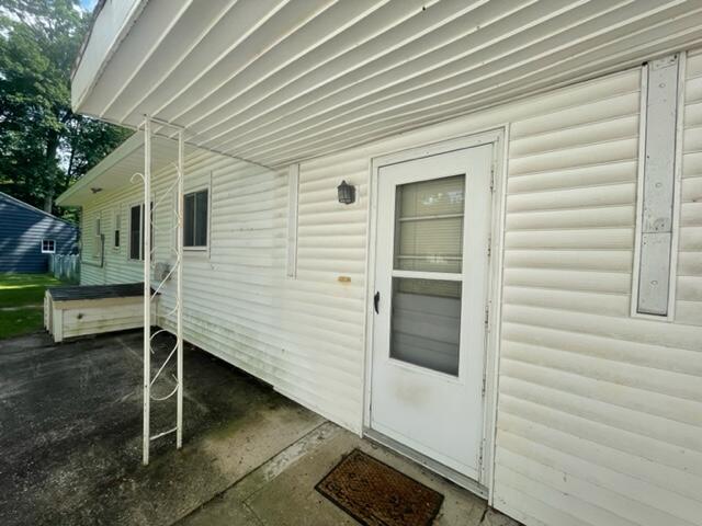 5372 Interlochen Road Coloma, MI 49038 - Photo 8 of 41 IMG_3111