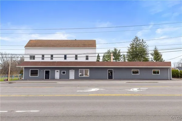$2,000 | 238 Oriskany Boulevard, Unit 3, Whitestown, NY 13492