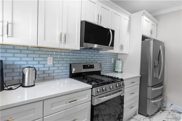 $2,000 | 238 Oriskany Boulevard, Unit 3, Whitestown, NY 13492