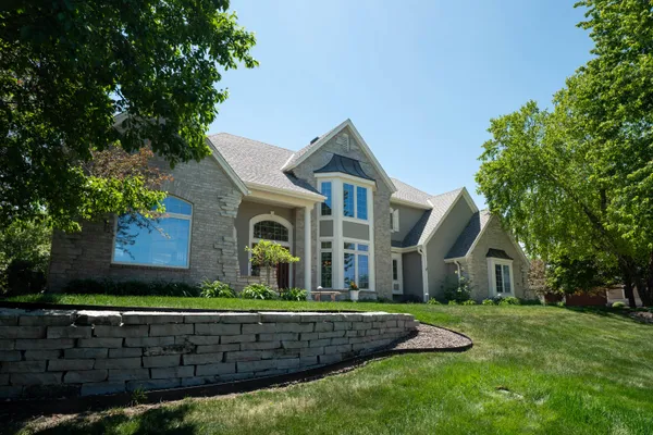 $1,440,000 | 1801 Juniper Way, Hartland, WI 53029