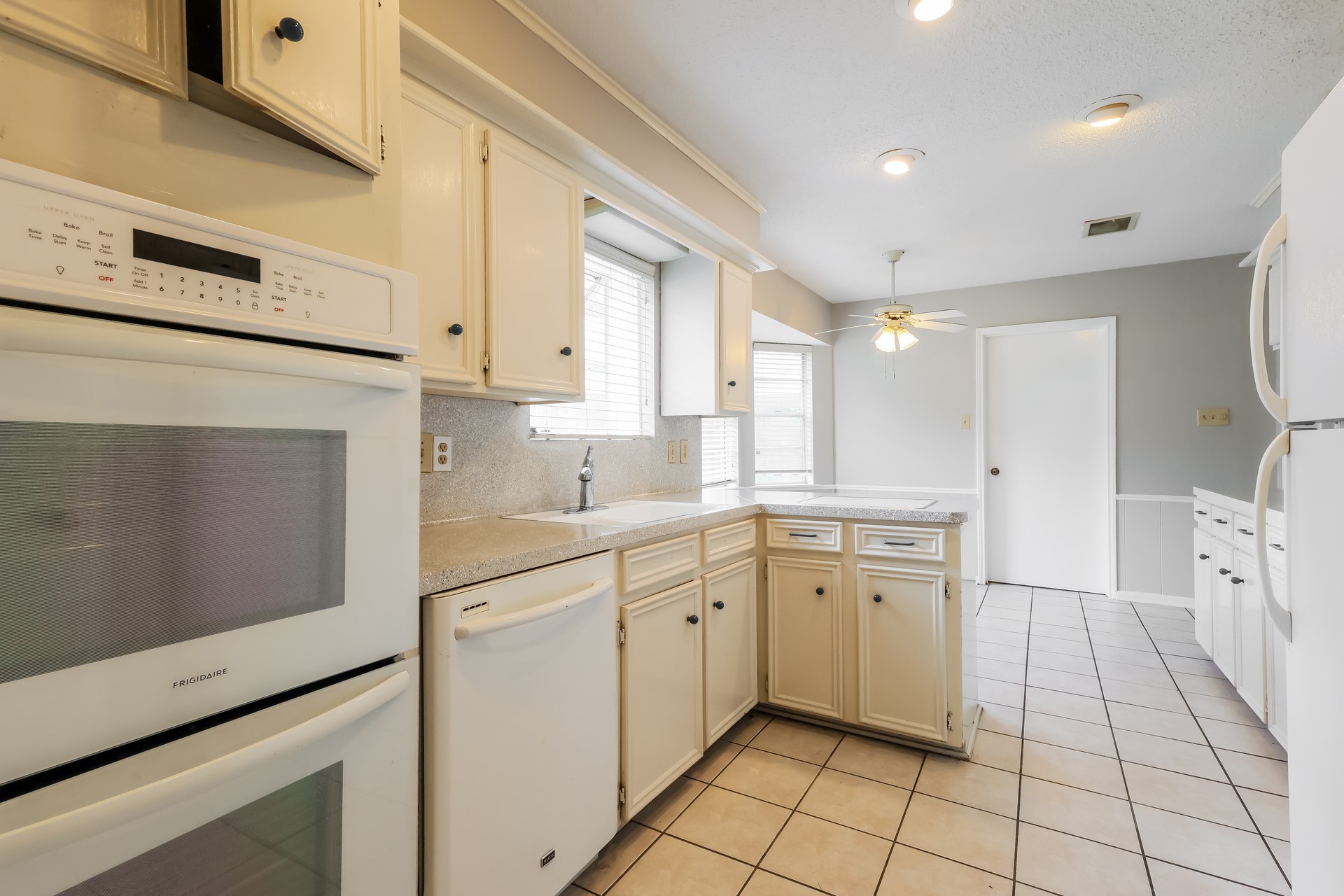 222 Magic Oaks Drive Spring, TX 77388 - Photo 8 of 15
