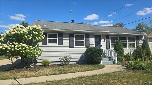 $2,100 | 79 Rosemont Drive, Amherst, NY 14226