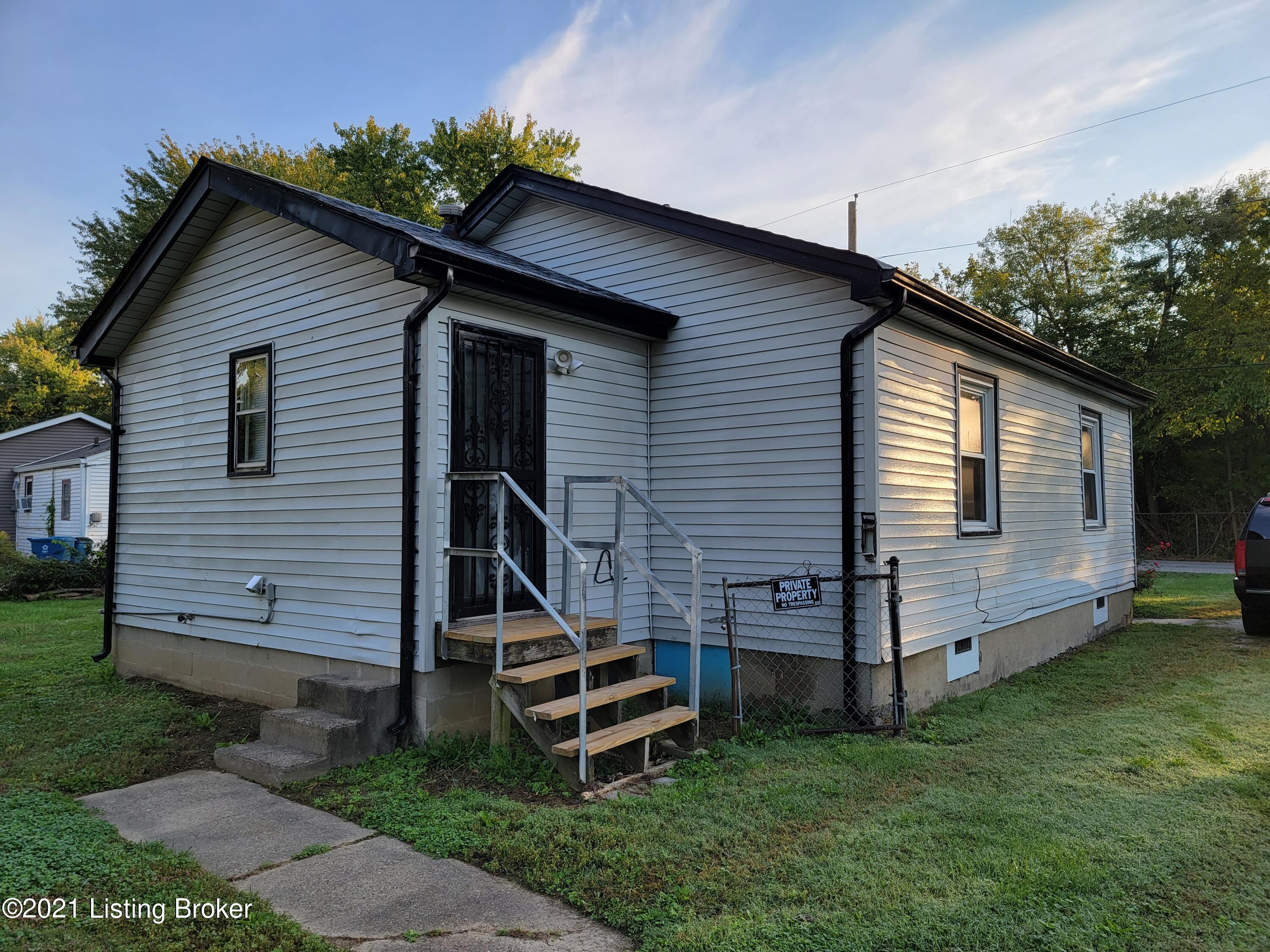 4114 Riedley Road Louisville, KY 40216 - Photo 4 of 30 20211011_085320