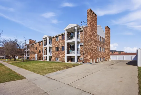 $129,900 | 331 Prairiewood Circle South, Unit 202, Fargo, ND 58103
