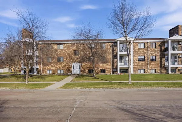 $129,900 | 331 Prairiewood Circle South, Unit 202, Fargo, ND 58103