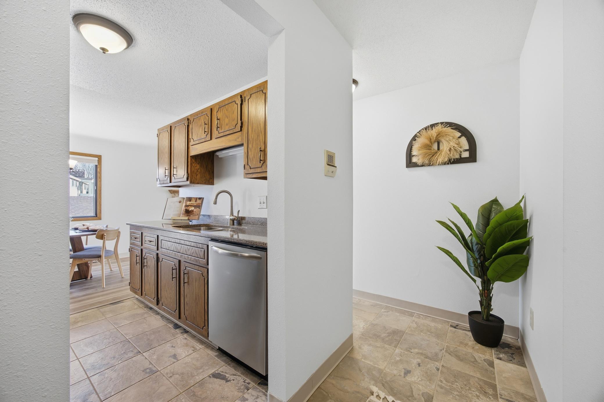 331 Prairiewood Circle South, Unit 202 Fargo, ND 58103 - Photo 3 of 22