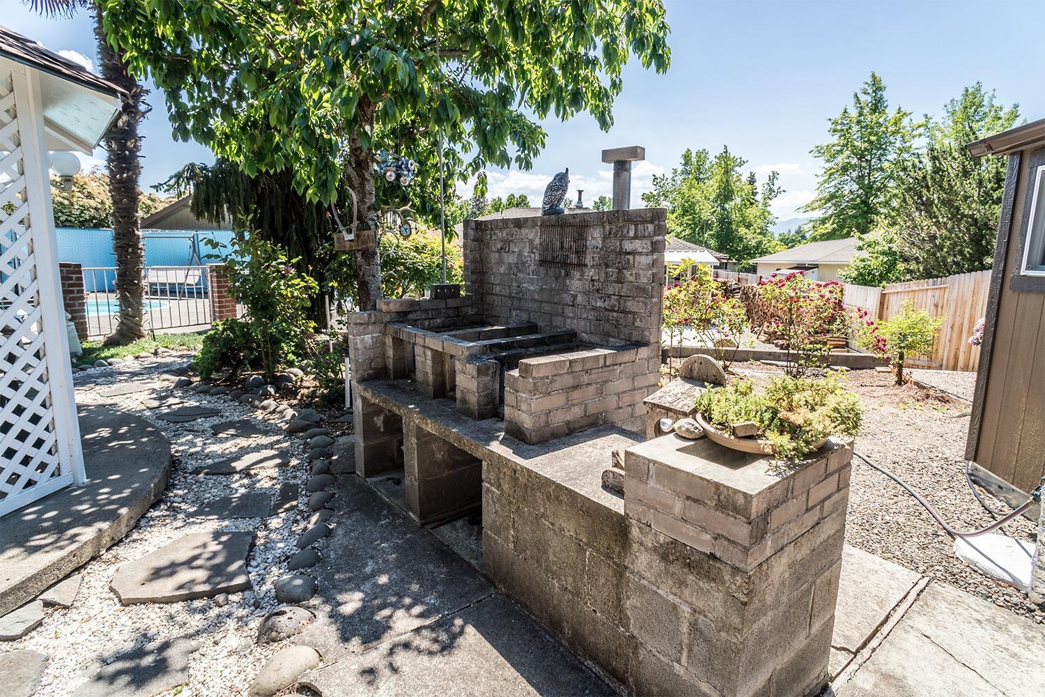 2715 Roberts Road Medford, OR 97504 - Photo 29 of 31 Additional Photo